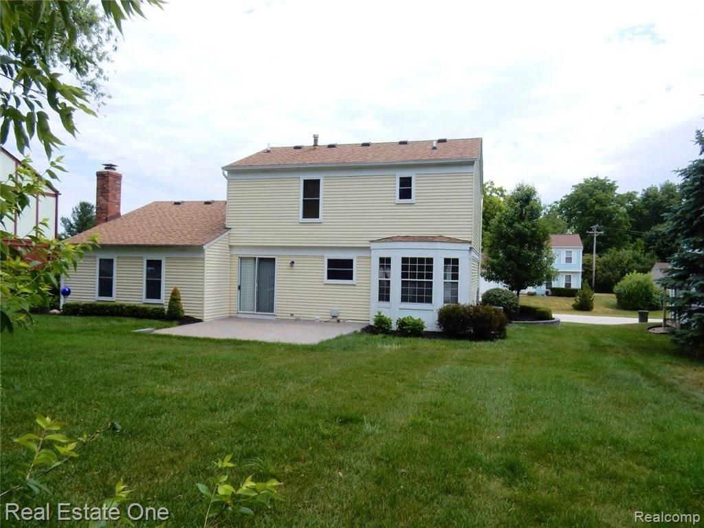 385 Arlington Drive Rochester, MI 48307 - Photo 60 of 64 SideRearYard (15) (Large).JPG