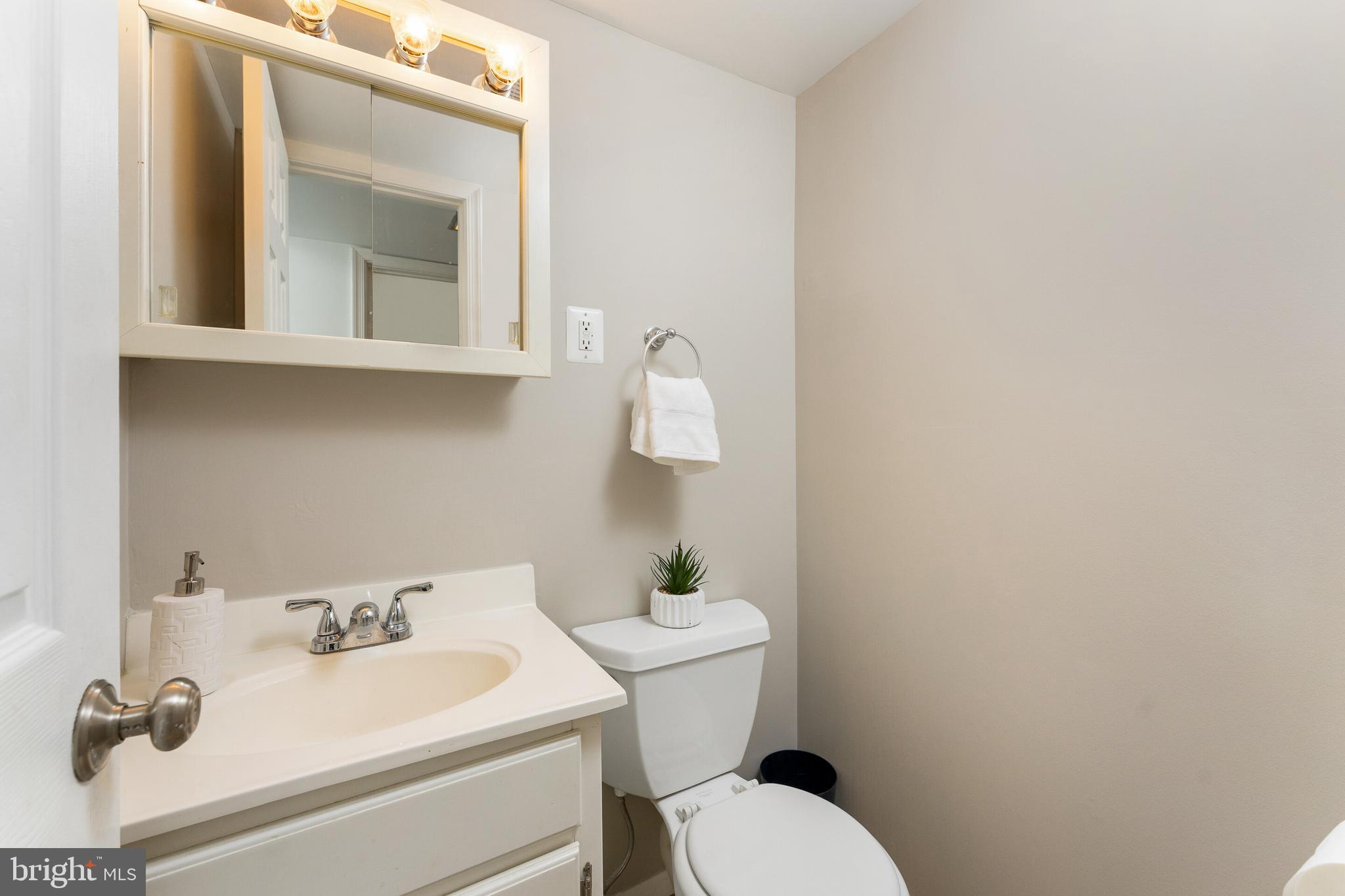 7013 Galgate Drive Springfield, VA 22152 - Photo 22 of 58 LOWER HALF BATH