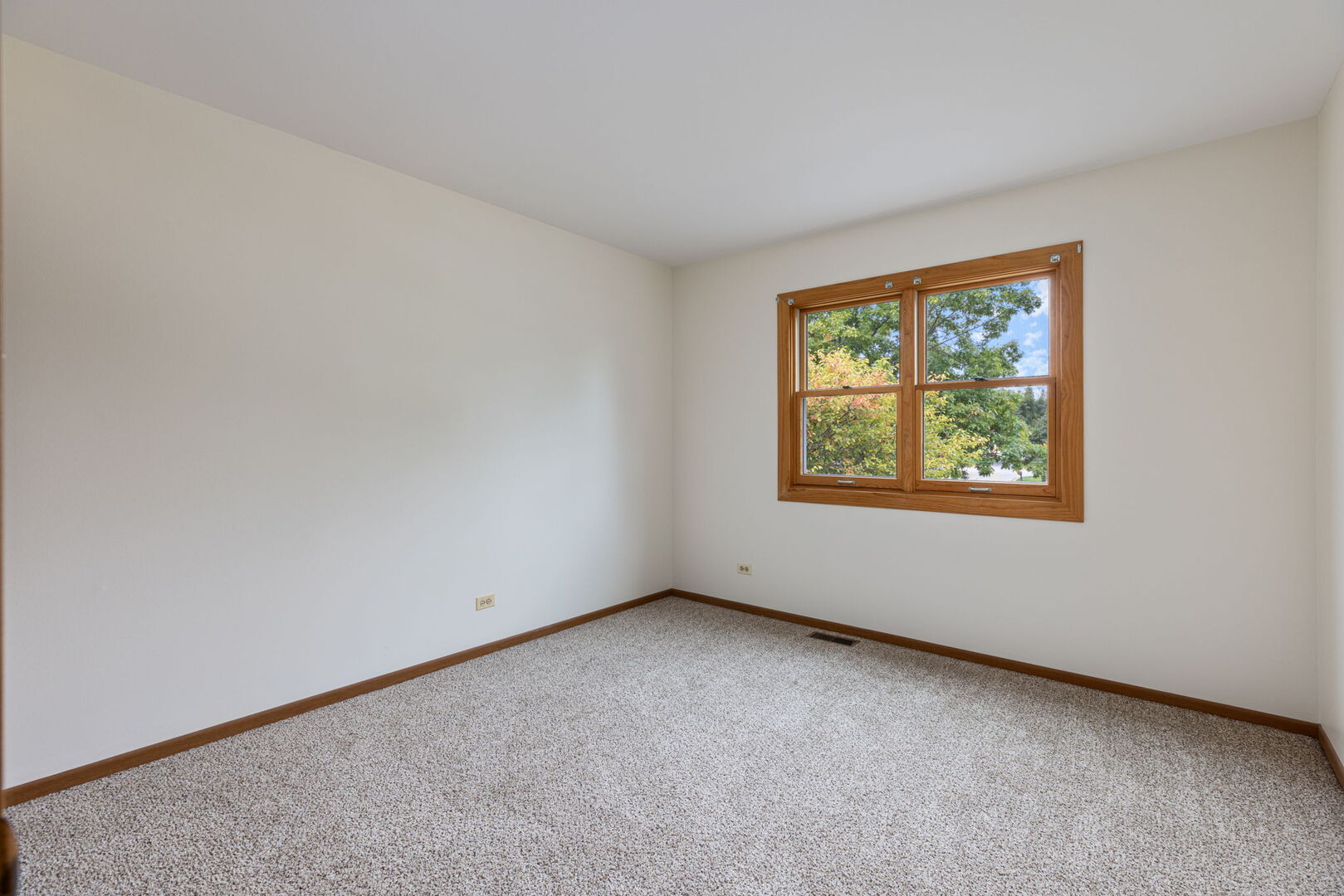 1941 Valley Road Lombard, IL 60148 - Photo 26 of 37 Gallery Image 26