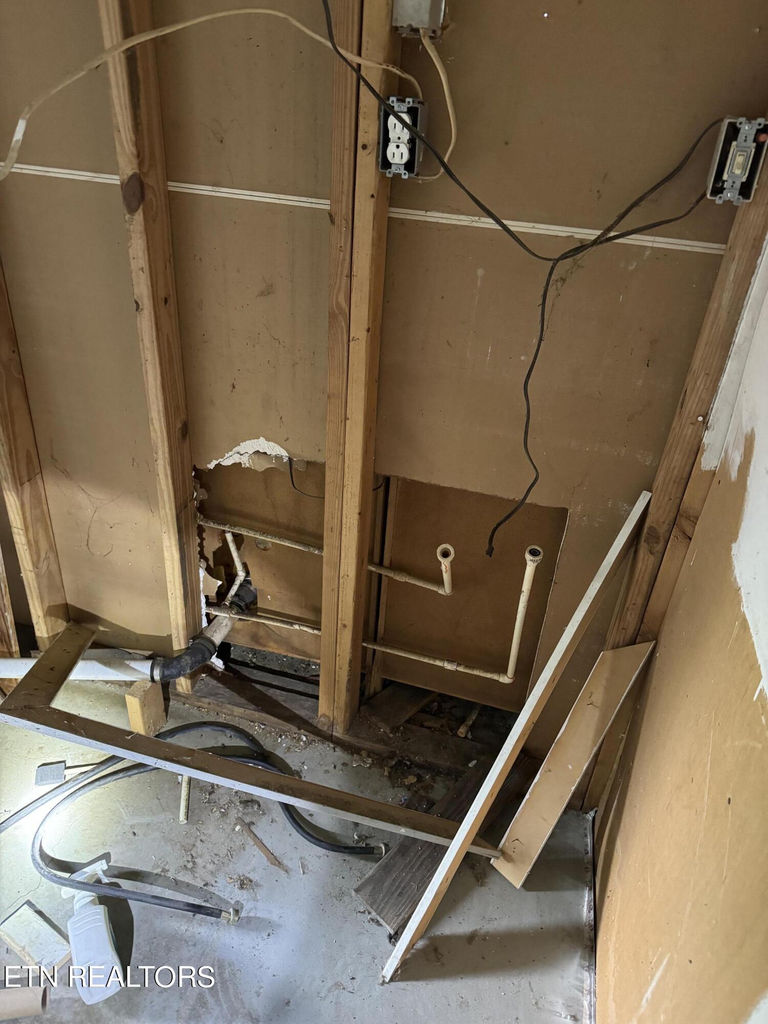 402 Harmon Road New Tazewell, TN 37825 - Photo 14 of 41 IMG_1435