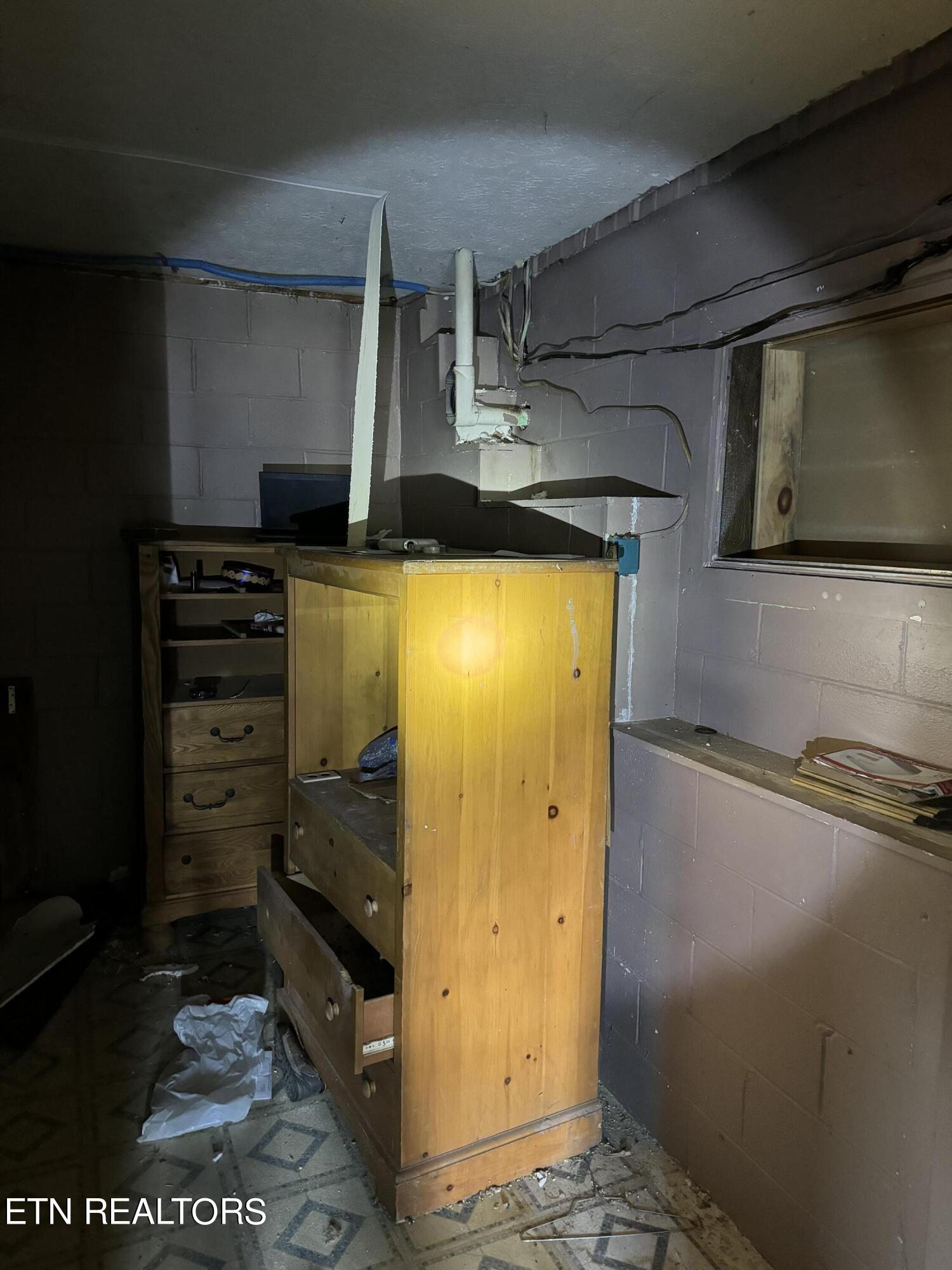 402 Harmon Road New Tazewell, TN 37825 - Photo 18 of 41 IMG_1439