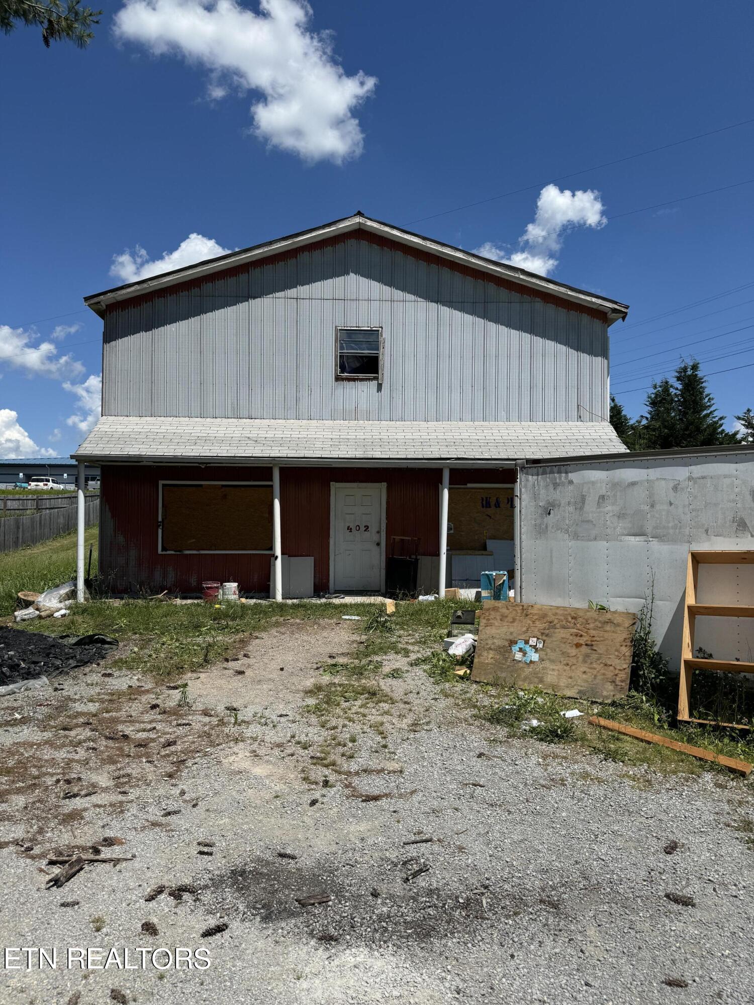 402 Harmon Road New Tazewell, TN 37825 - Photo 2 of 41 IMG_1421