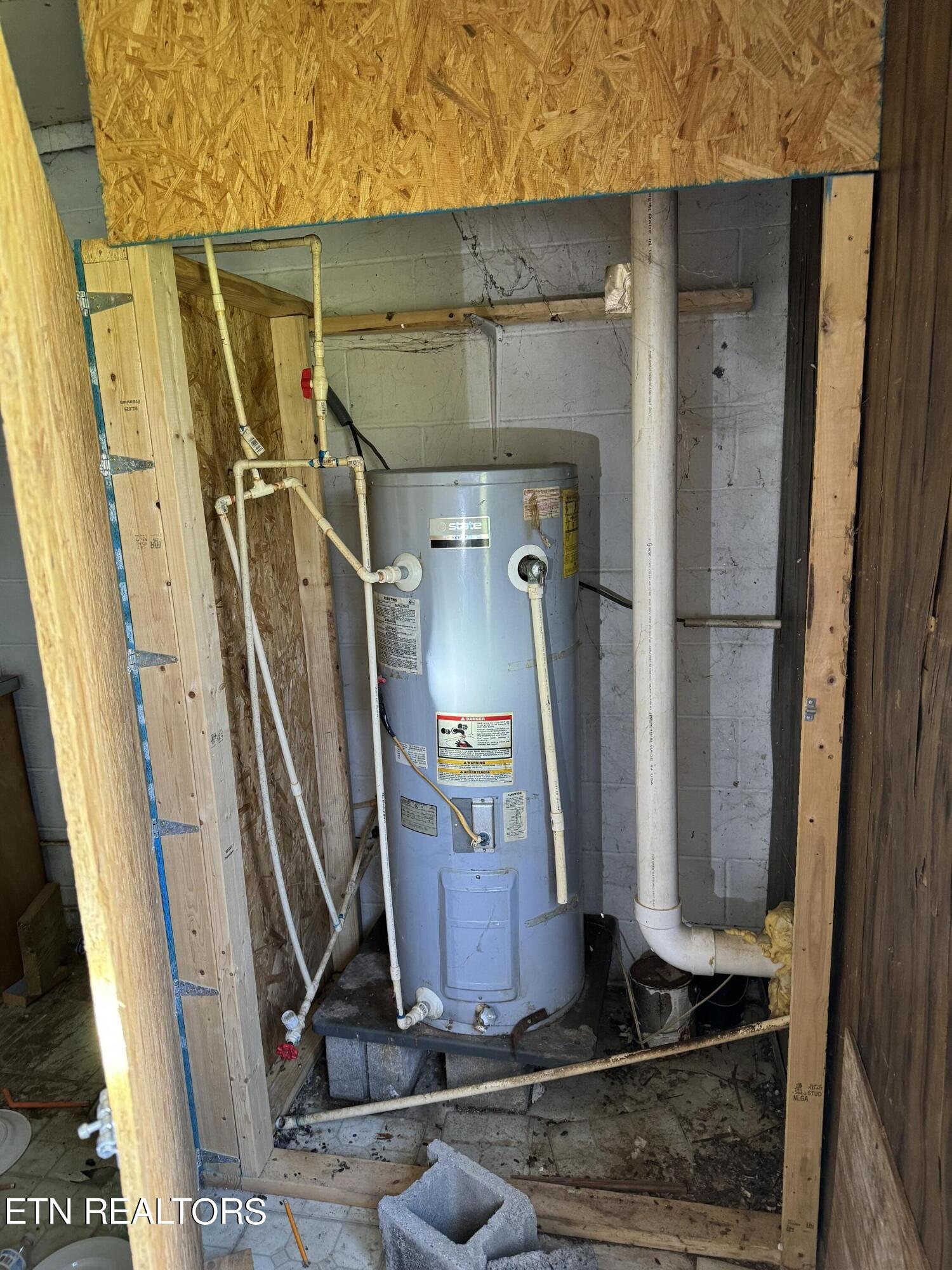 402 Harmon Road New Tazewell, TN 37825 - Photo 21 of 41 IMG_1442