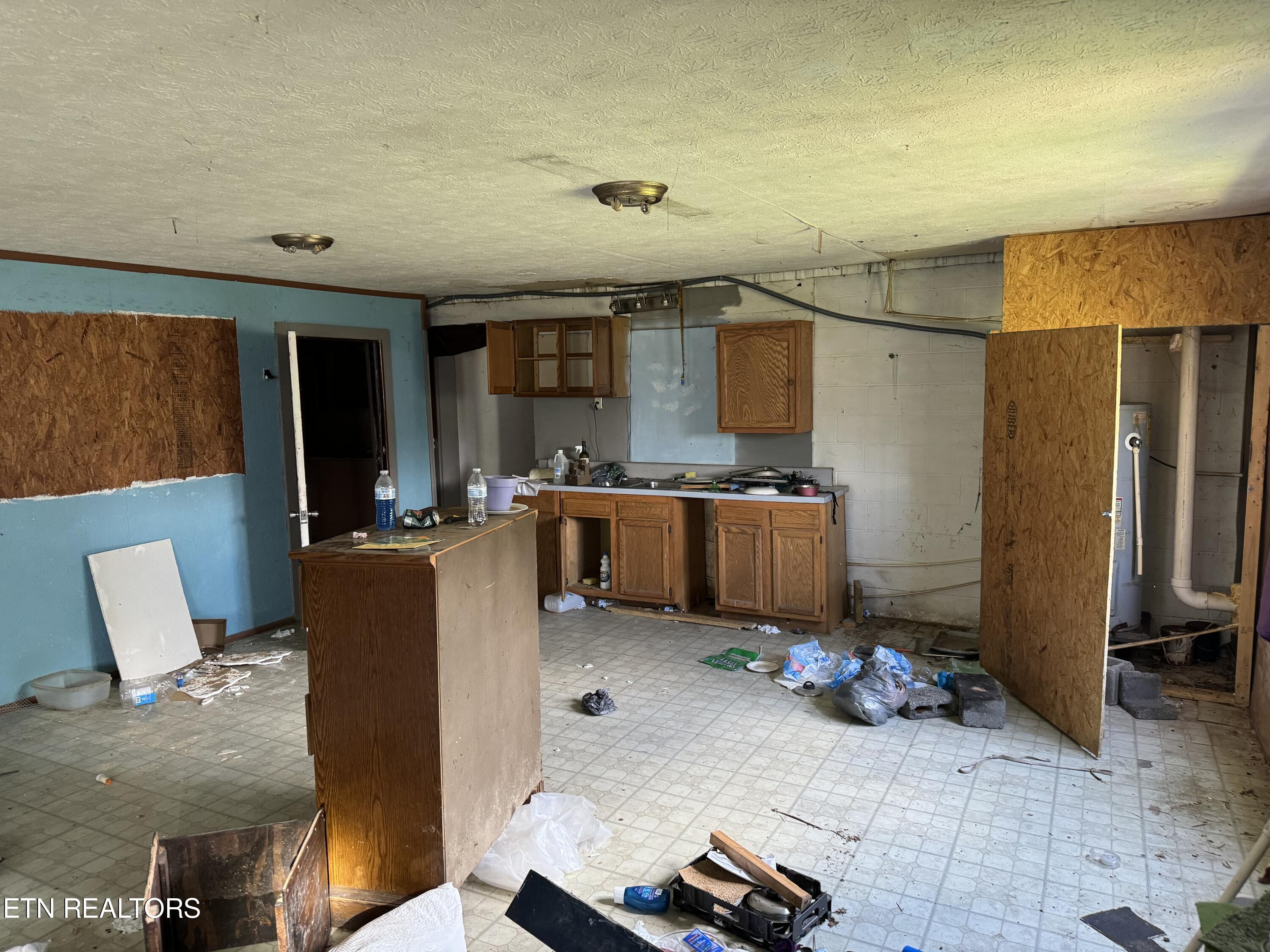 402 Harmon Road New Tazewell, TN 37825 - Photo 22 of 41 IMG_1443