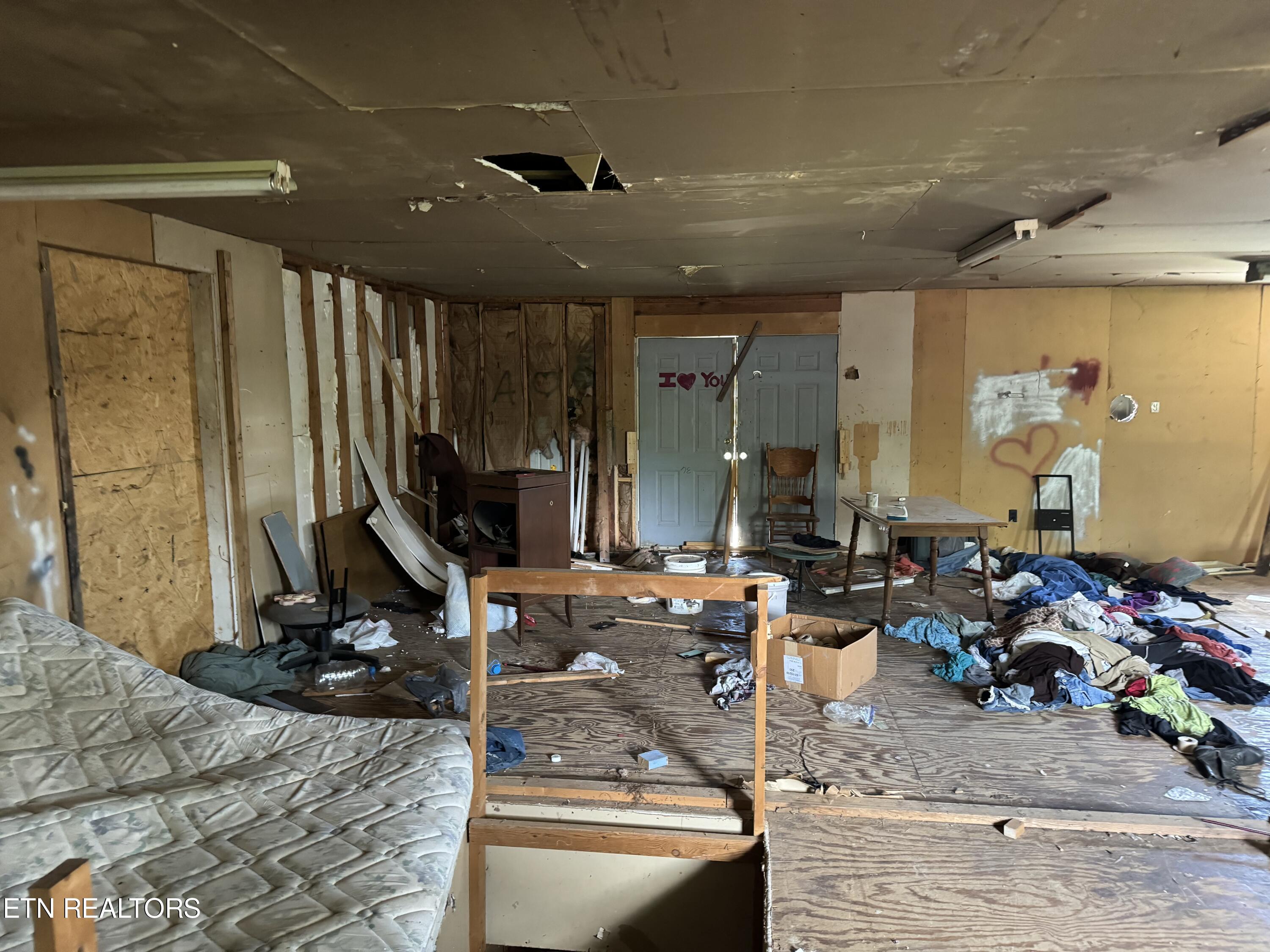 402 Harmon Road New Tazewell, TN 37825 - Photo 25 of 41 IMG_1446