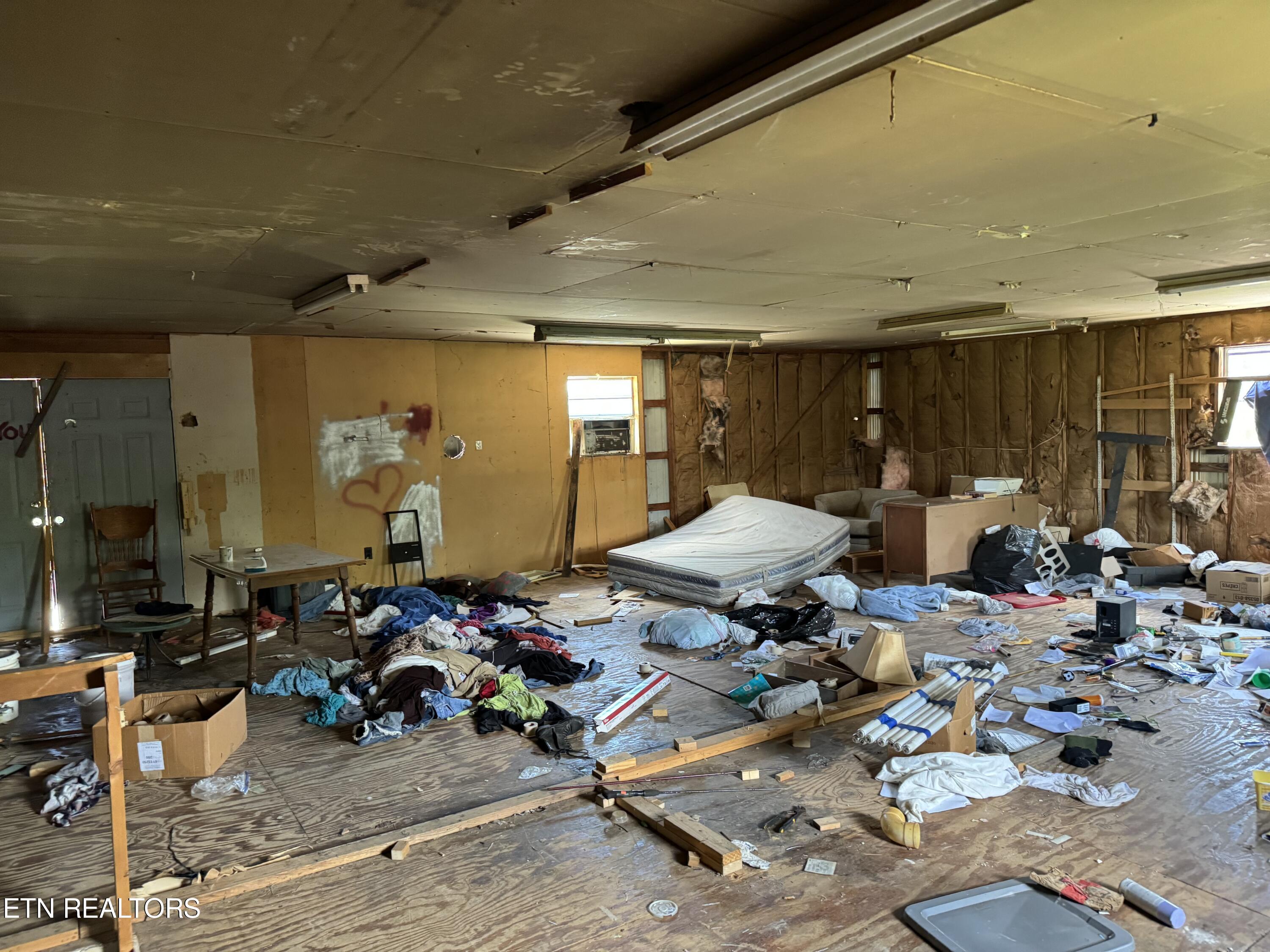 402 Harmon Road New Tazewell, TN 37825 - Photo 26 of 41 IMG_1447