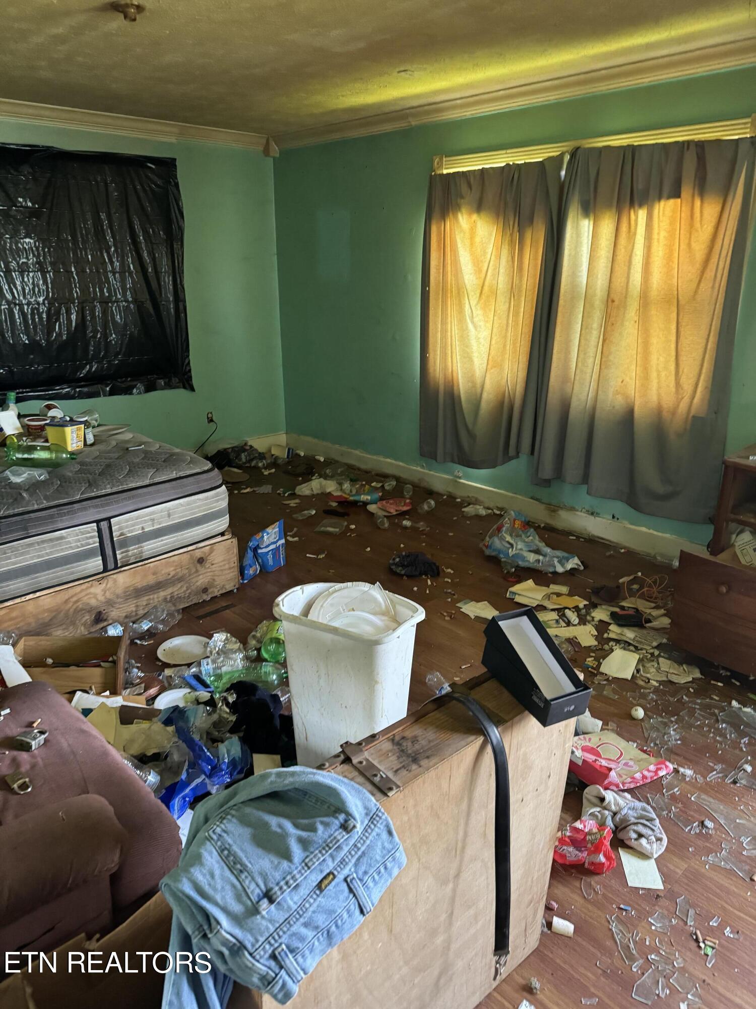 402 Harmon Road New Tazewell, TN 37825 - Photo 7 of 41 IMG_1427