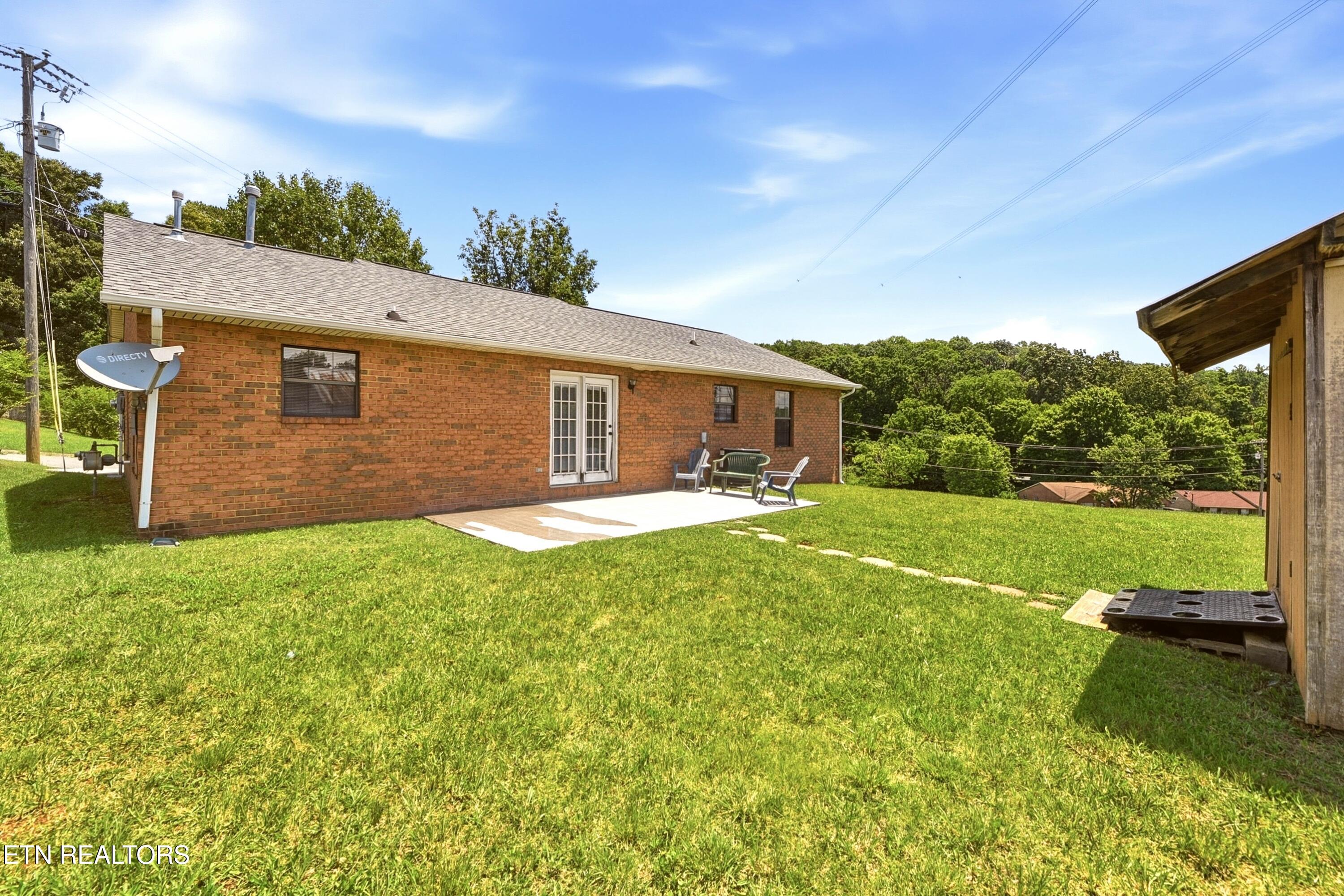 8039 Florence Gardens Road Knoxville, TN 37938 - Photo 25 of 28 Rear view