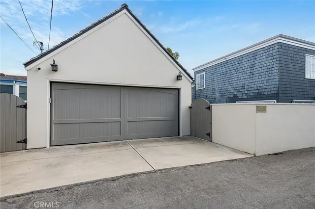 $17,000 | 755 31st Place, Manhattan Beach, CA 90266