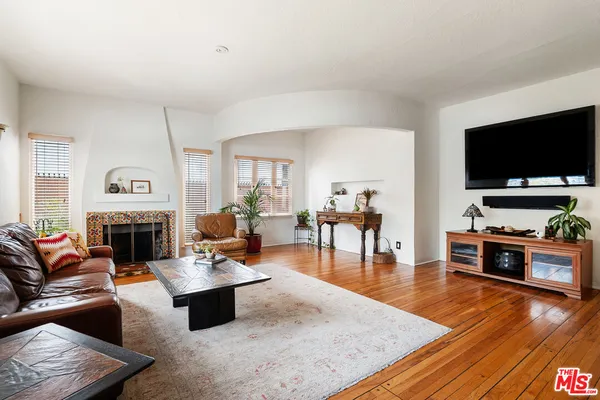 $1,995,000 | 4333 Vantage Avenue, Studio City, CA 91604