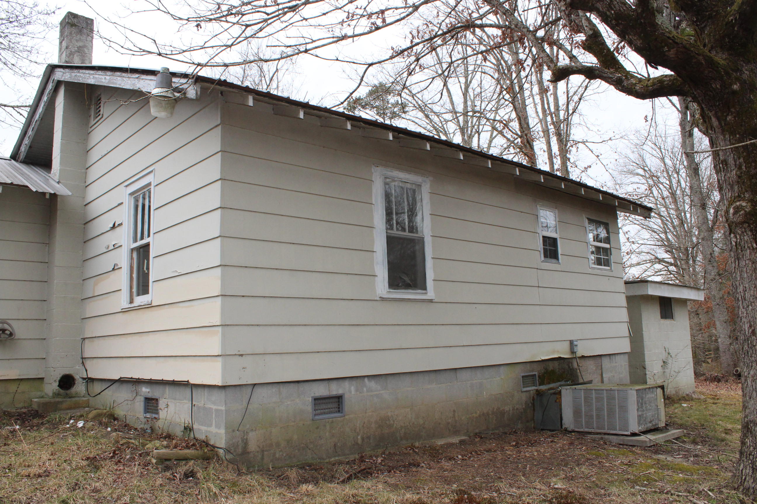 1429 Taylor Place Road Jamestown, TN 38556 - Photo 3 of 19 034
