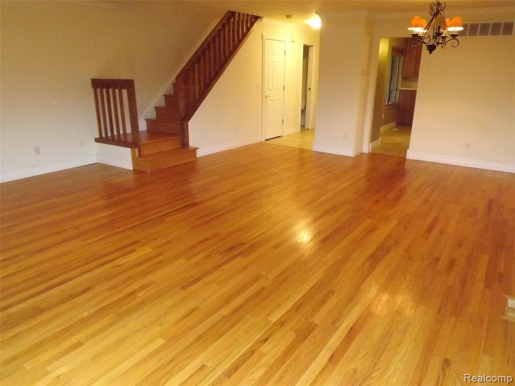 569 Tennyson Rochester Hills, MI 48307 - Photo 7 of 19