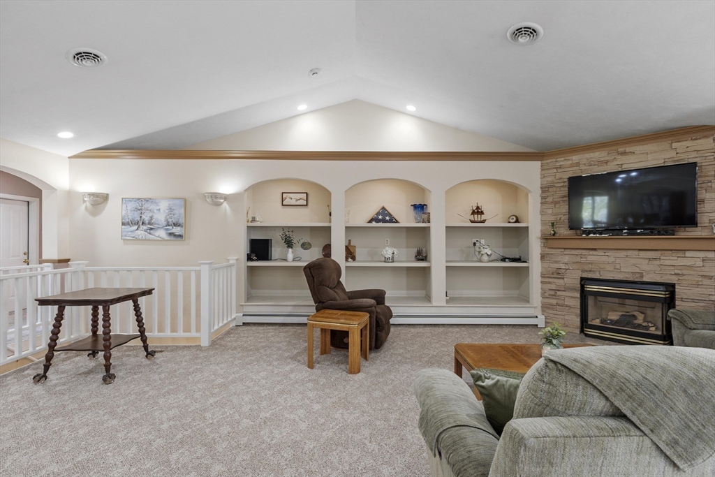 118 Willis Road Gardner, MA 01440 - Photo 7 of 42