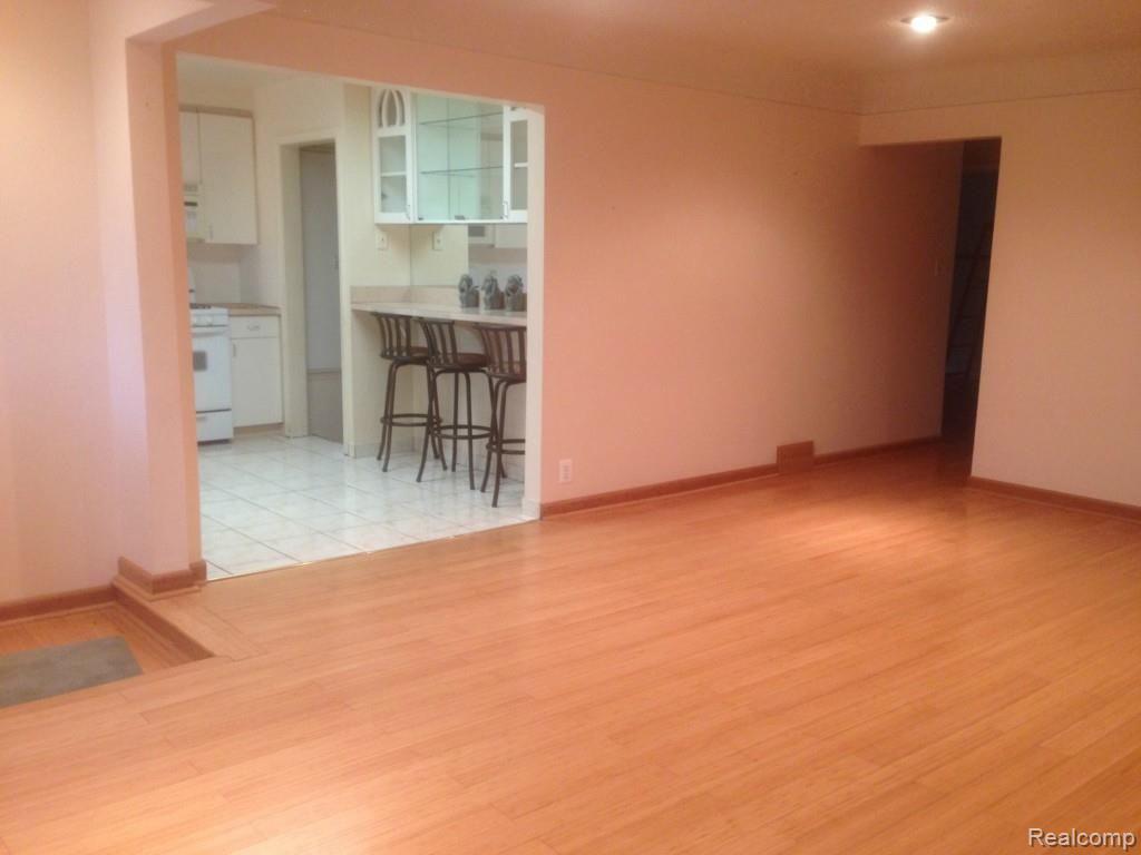 23851 Moritz Street Oak Park, MI 48237 - Photo 8 of 13 IMG_1815.jpg