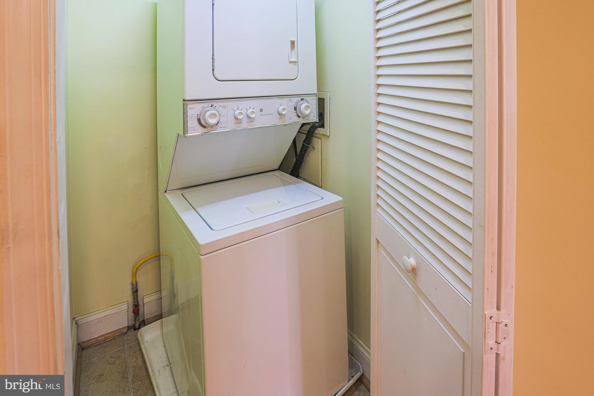 1447 William Street Baltimore, MD 21230 - Photo 28 of 72 a utility room with dryer and washer