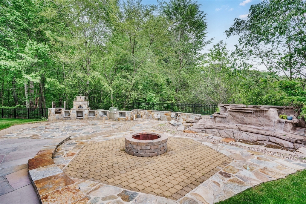 79 Old Farm Road East Longmeadow, MA 01028 - Photo 38 of 42 Gallery Image 38