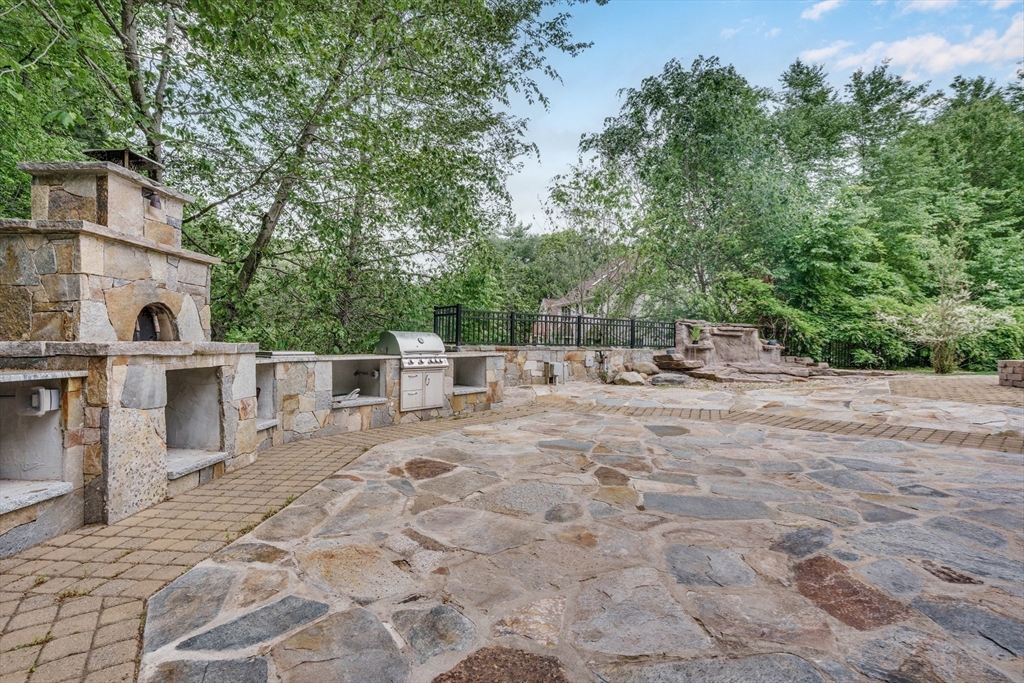 79 Old Farm Road East Longmeadow, MA 01028 - Photo 39 of 42 Gallery Image 39
