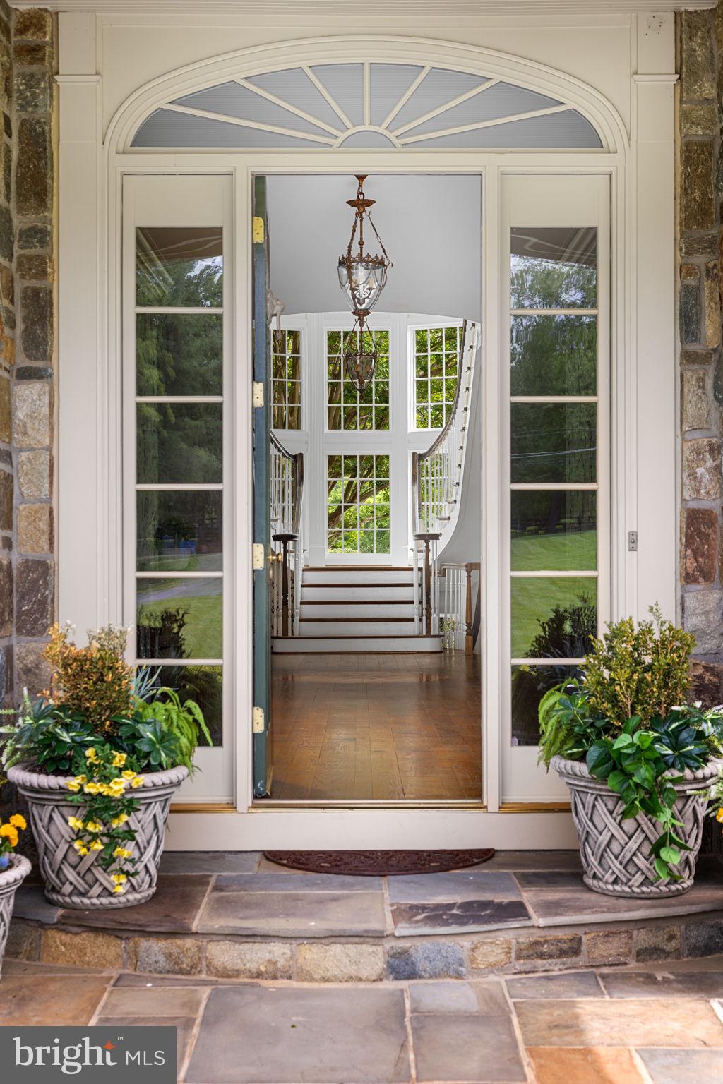 1205 Towlston Road McLean, VA 22102 - Photo 4 of 61
