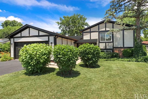$599,000 | 166 East Cunningham Drive, Palatine, IL 60067
