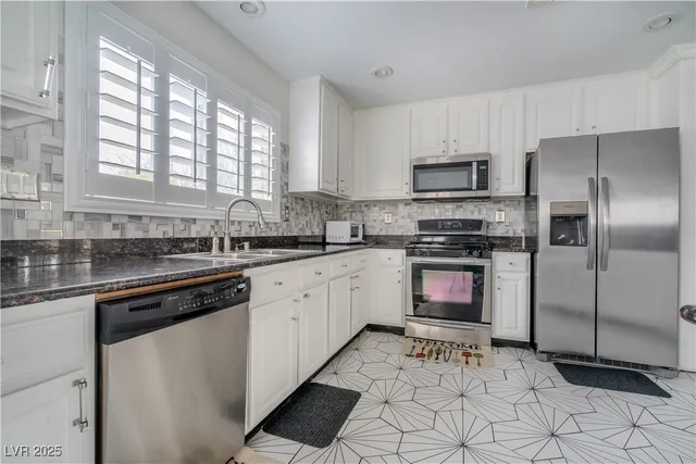 $2,500 | 11783 Fern Creek Lane, Las Vegas, NV 89183