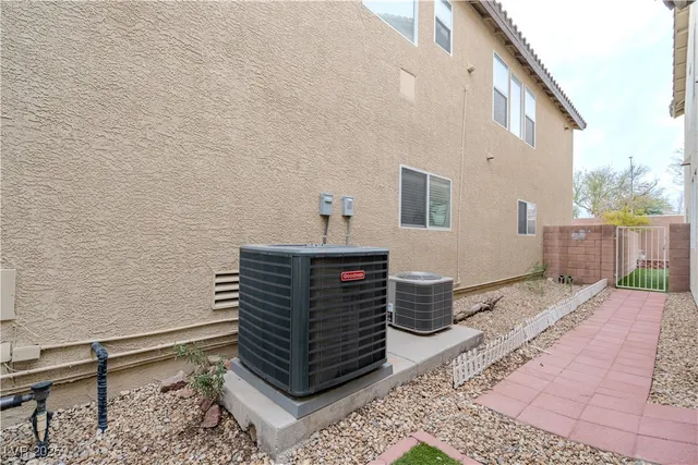 $2,500 | 11783 Fern Creek Lane, Las Vegas, NV 89183