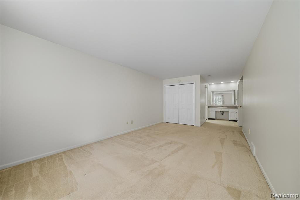 19710 West 13 Mile Road, Unit 108 Beverly Hills, MI 48025 - Photo 24 of 48