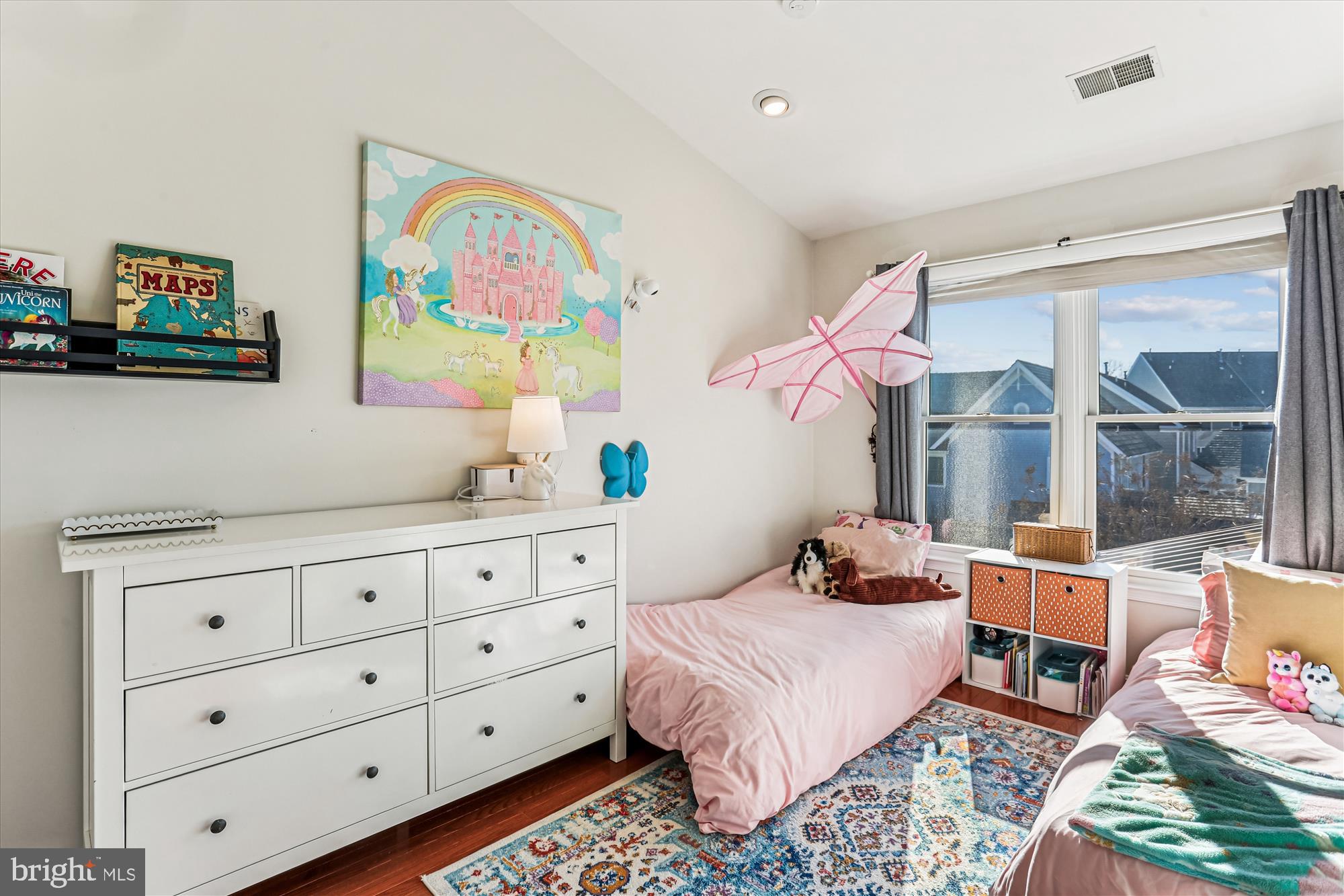 730 Kent Oaks Way Gaithersburg, MD 20878 - Photo 25 of 65 Versatile second bedroom with large windows
