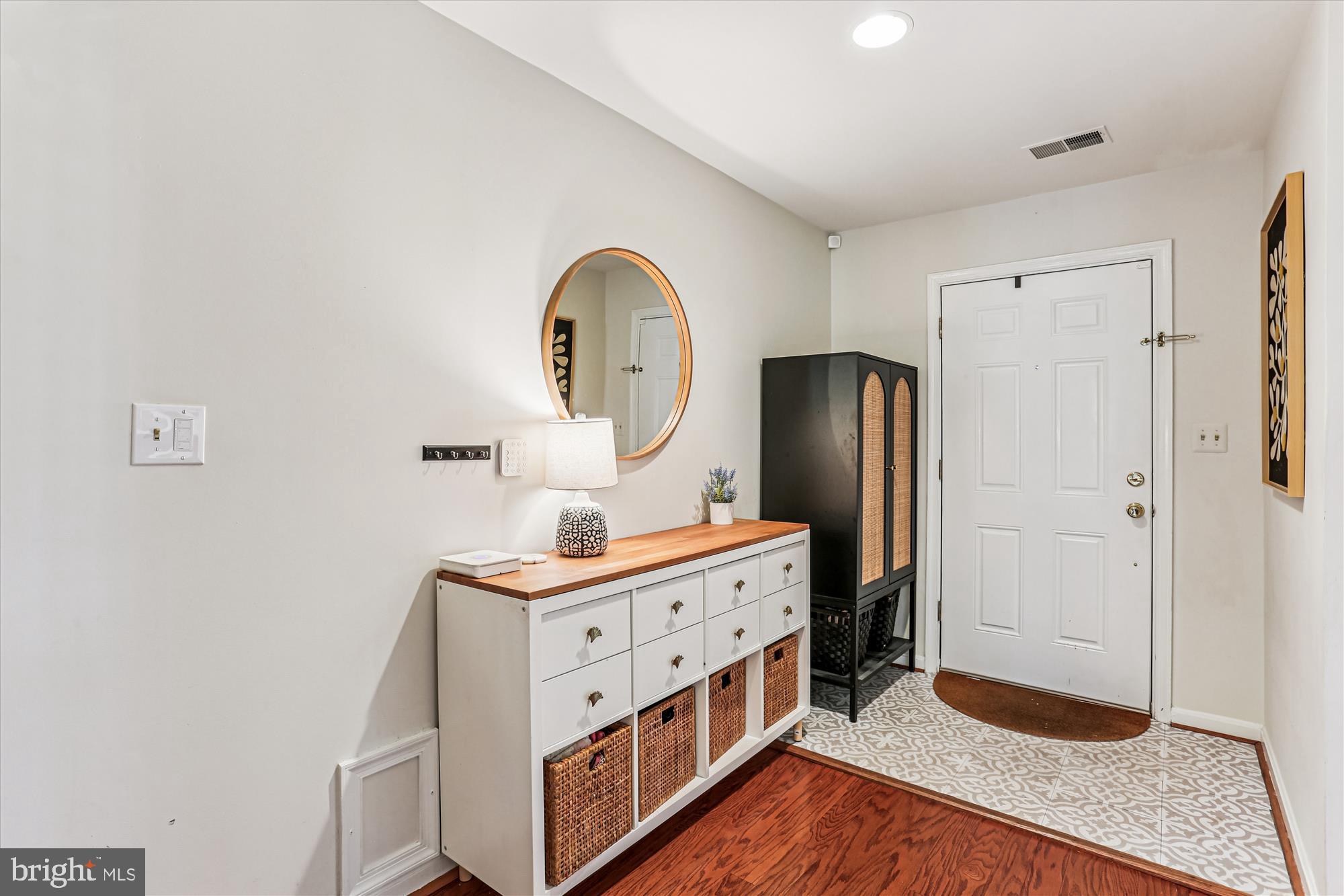 730 Kent Oaks Way Gaithersburg, MD 20878 - Photo 30 of 65 Entry foyer w/hardwoods floor