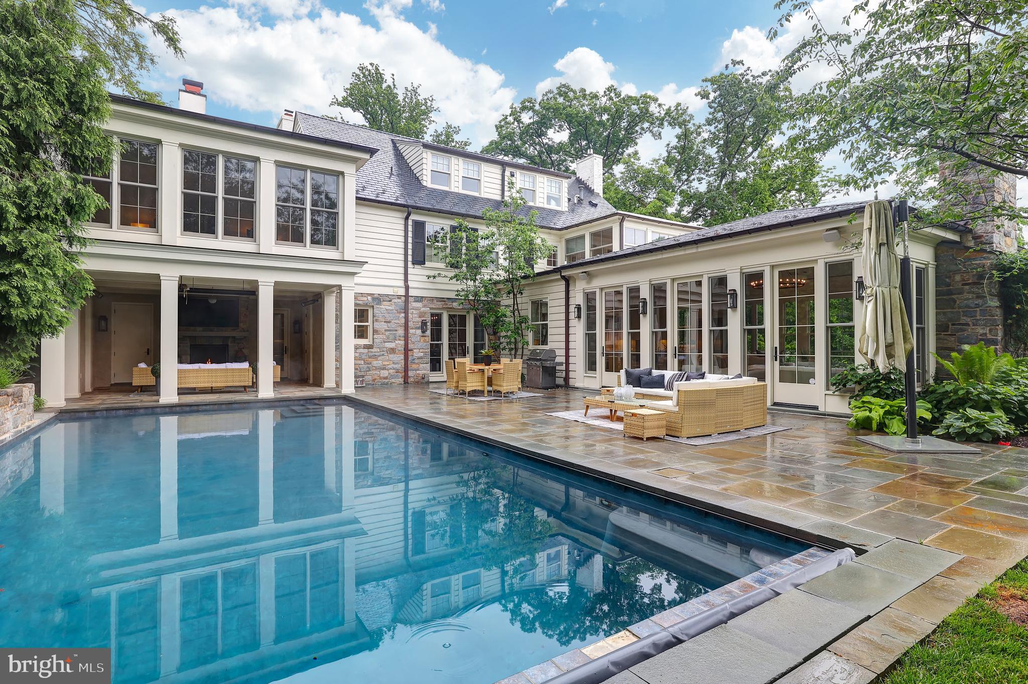 4601 Cathedral Ave Northwest  