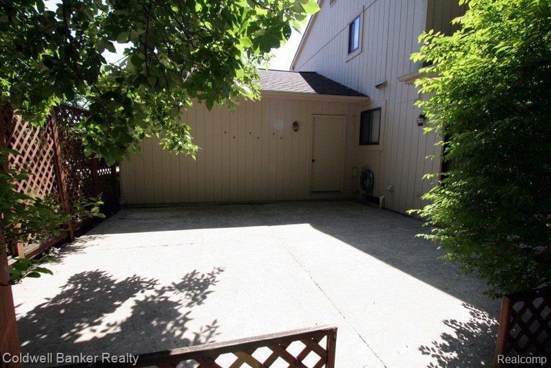 631 Ridge Road Walled Lake, MI 48390 - Photo 3 of 19 Private patio