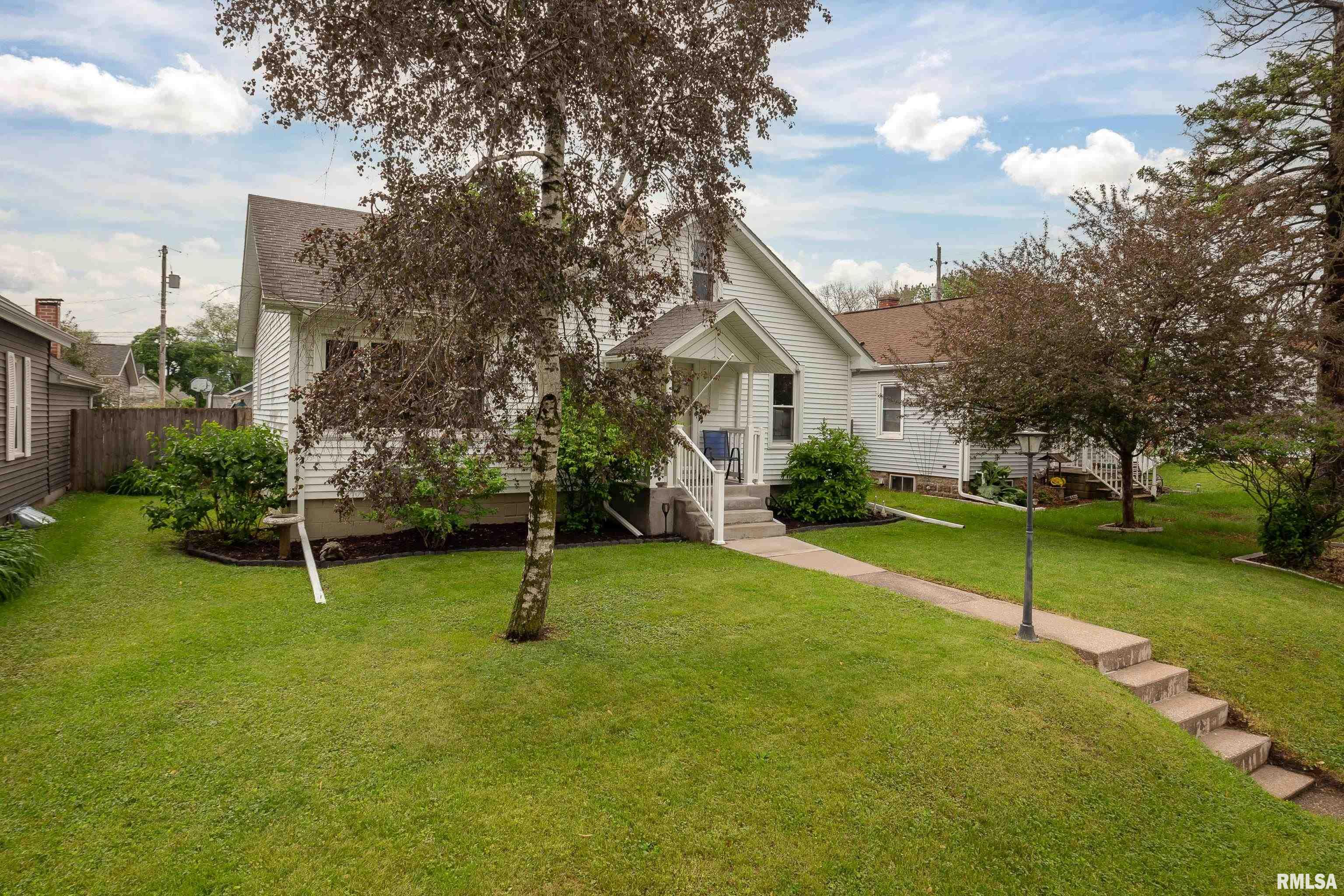 2204 45th Street Rock Island, IL 61201 - Photo 2 of 25