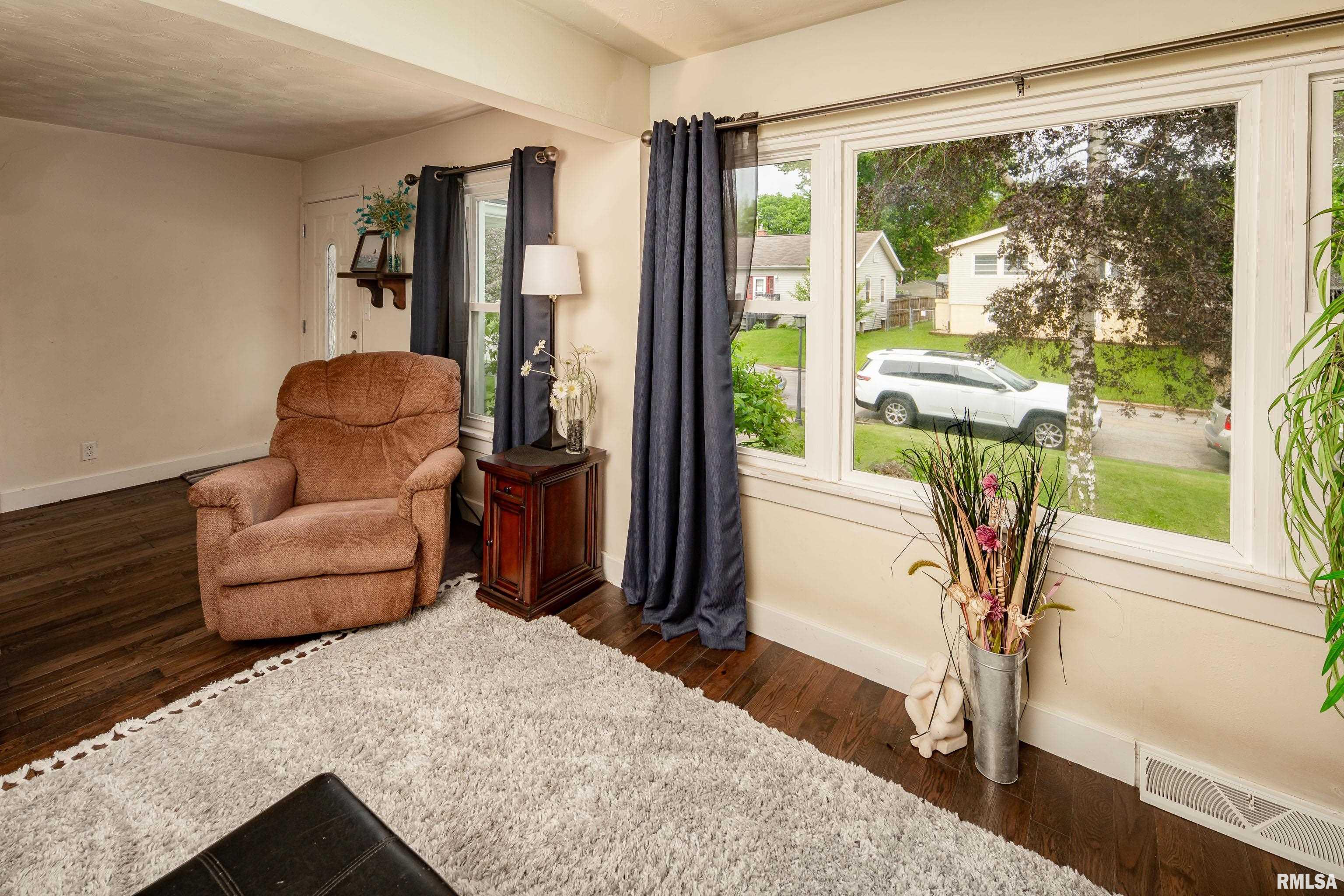 2204 45th Street Rock Island, IL 61201 - Photo 4 of 25