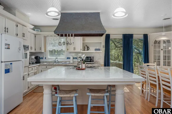 $798,500 | 15 7th Avenue, Southern Shores, NC 27949