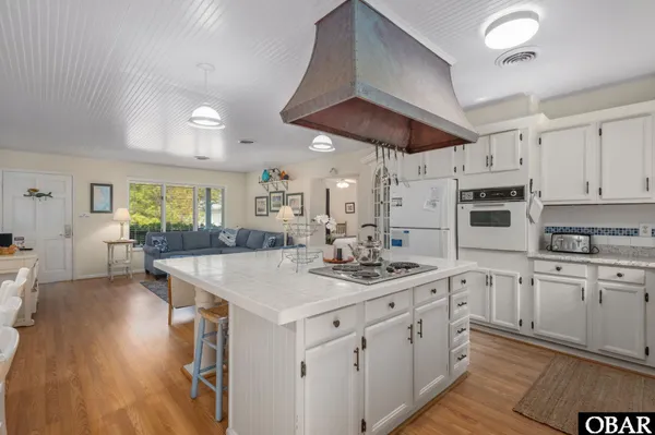 $798,500 | 15 7th Avenue, Southern Shores, NC 27949