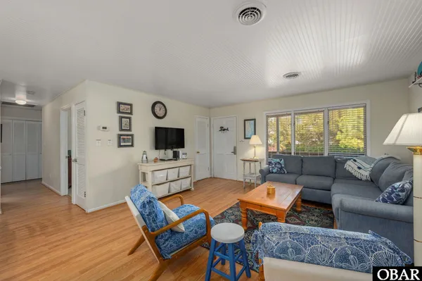 $798,500 | 15 7th Avenue, Southern Shores, NC 27949