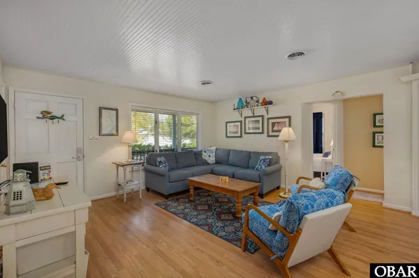 $798,500 | 15 7th Avenue, Southern Shores, NC 27949