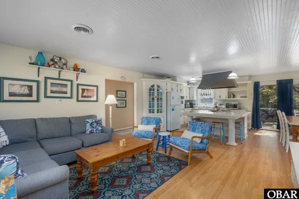 $798,500 | 15 7th Avenue, Southern Shores, NC 27949