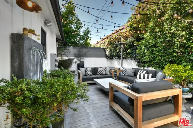a view of outdoor kitchen outdoor kitchen and outdoor seating