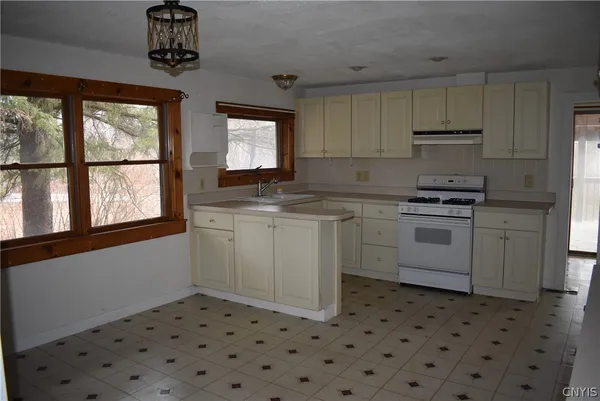 $279,900 | 3024 Highway 215, Cortlandville, NY 13045