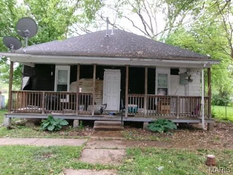 $19,999 | 407 South 3rd Street, Elsberry, MO 63343