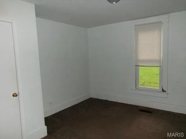 $19,999 | 407 South 3rd Street, Elsberry, MO 63343