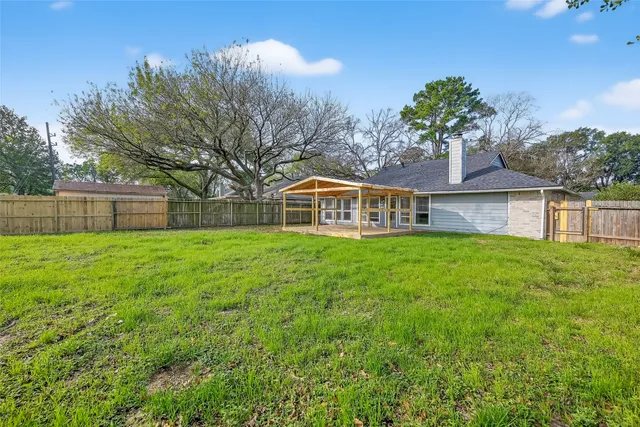 $240,000 | 8622 Sunny Ridge Drive, Houston, TX 77095