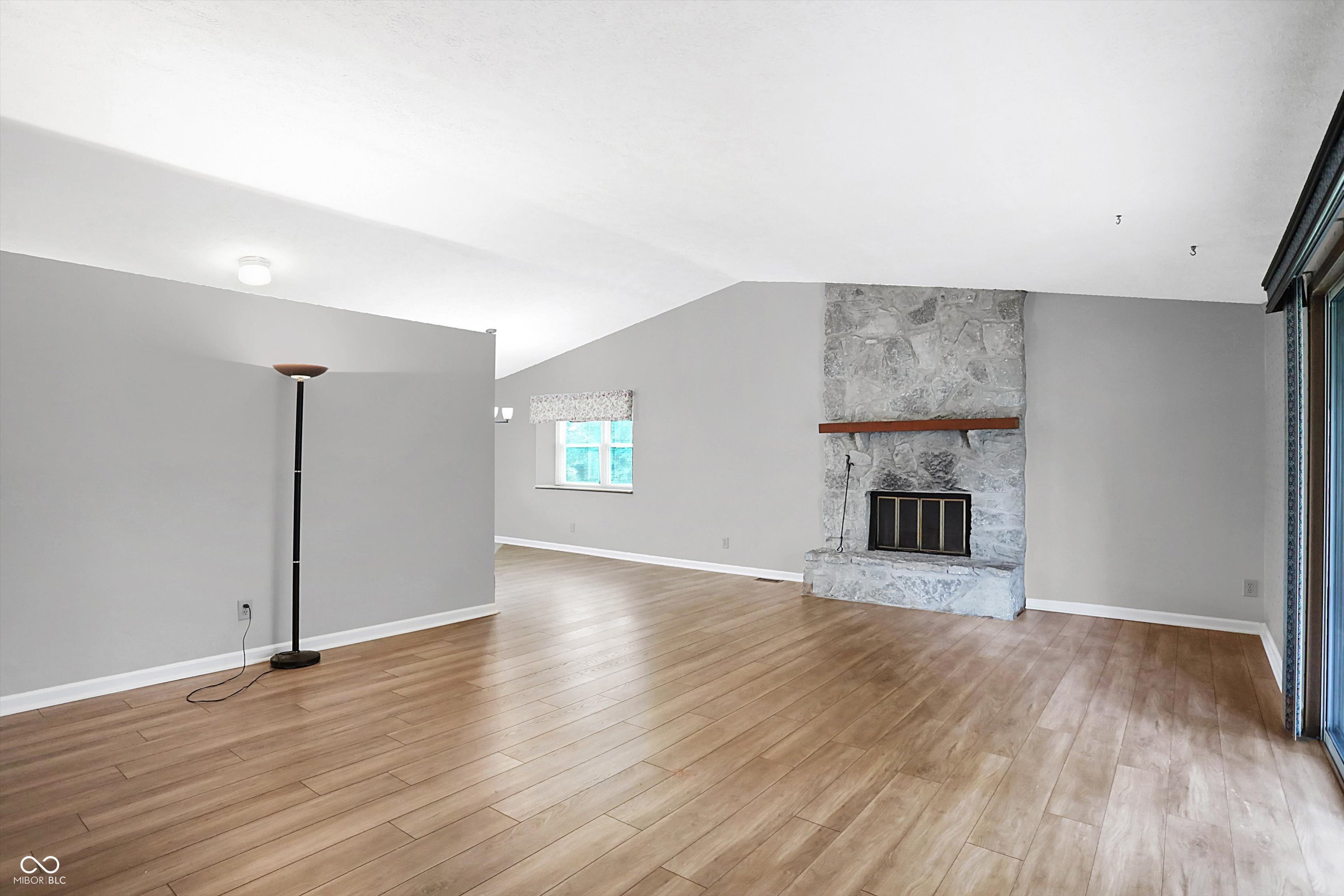 8202 Castle Farms Road Indianapolis, IN 46256 - Photo 7 of 39 Gallery Image 7