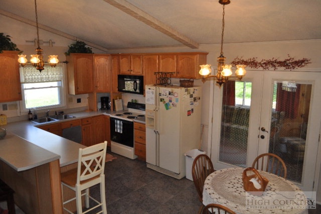 1258 Berry Road Banner Elk, NC 28604 - Photo 4 of 31 Gallery Image 4