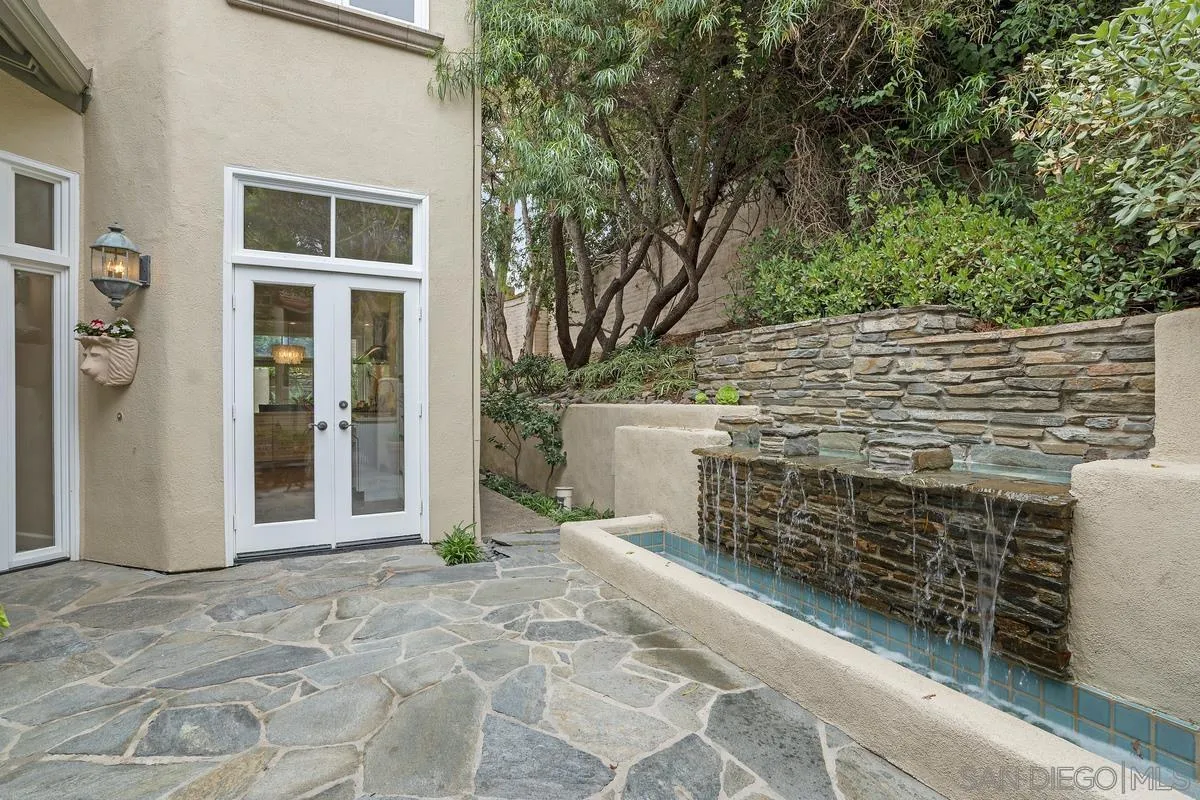 9605 Claiborne Square La Jolla, CA 92037 - Photo 6 of 34 a view of outdoor space and porch