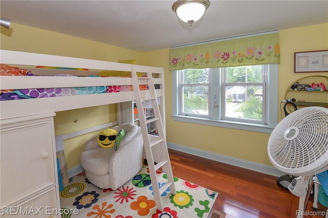 8354 Clinton River Road Sterling Heights, MI 48314 - Photo 35 of 62 56.jpg