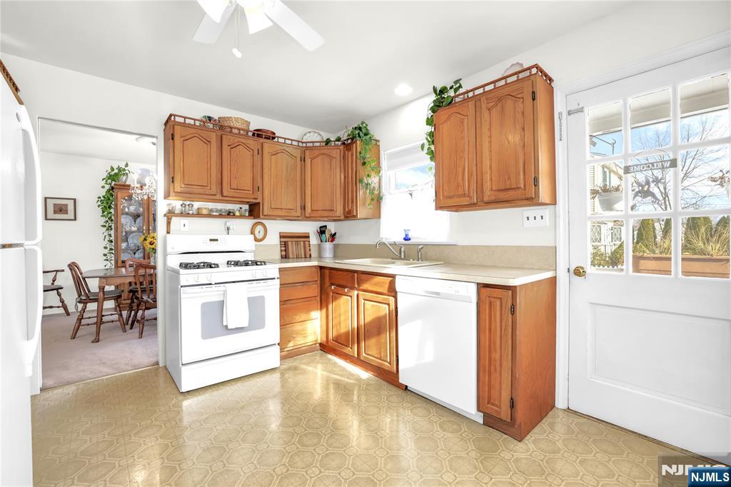 298 Boulevard Pompton Plains, NJ 07444 - Photo 13 of 36