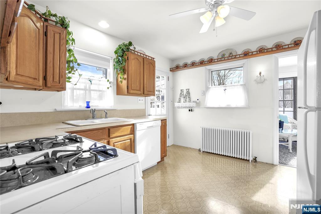 298 Boulevard Pompton Plains, NJ 07444 - Photo 14 of 36