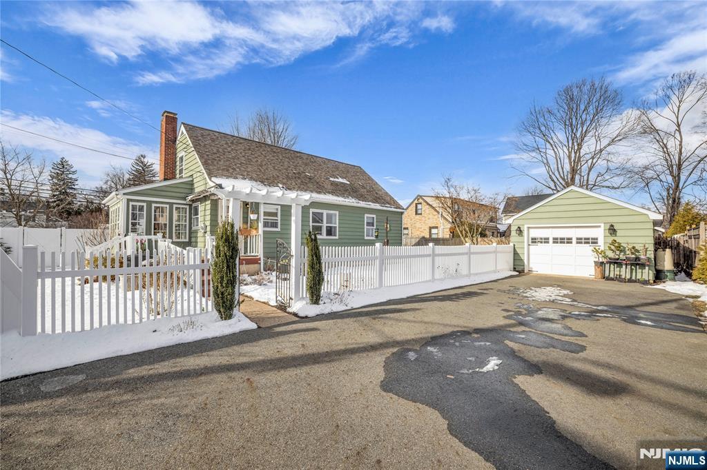 298 Boulevard Pompton Plains, NJ 07444 - Photo 5 of 36