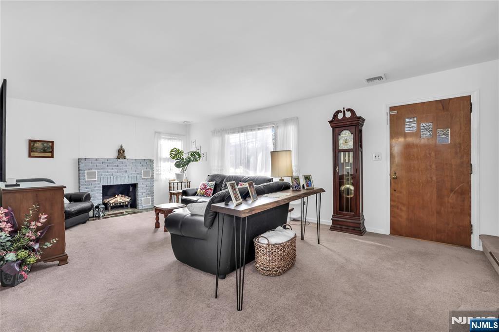 298 Boulevard Pompton Plains, NJ 07444 - Photo 9 of 36